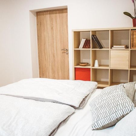 Entoli Apartment Podnanos Екстер'єр фото